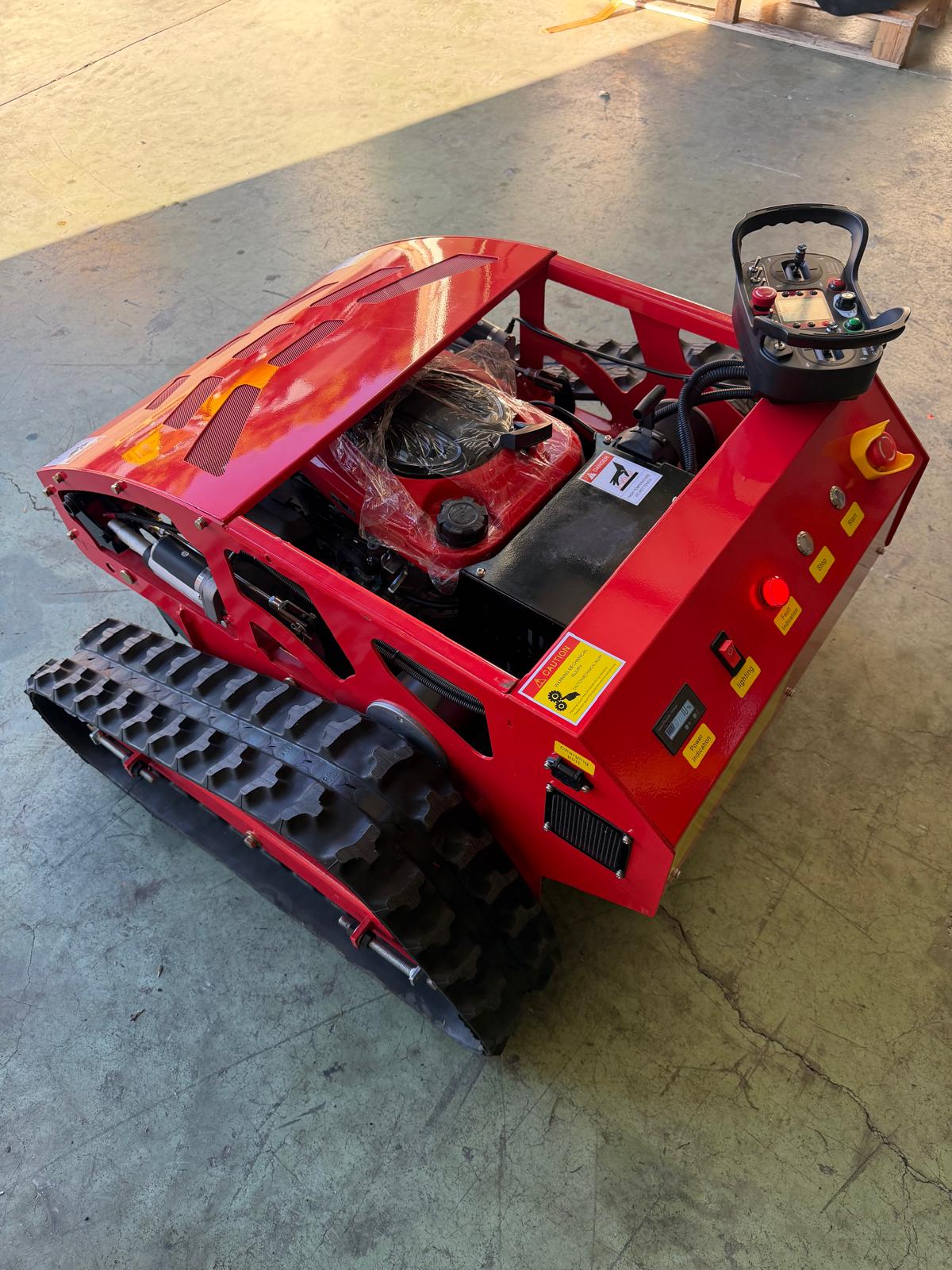 Robot Desbrozadora radiocontrol Gasolina motor Loncin teledirigida