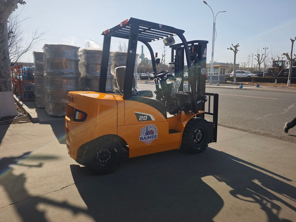 Carretilla elevadora especial invernadero 2000kg con motor KUBOTA V2403-T