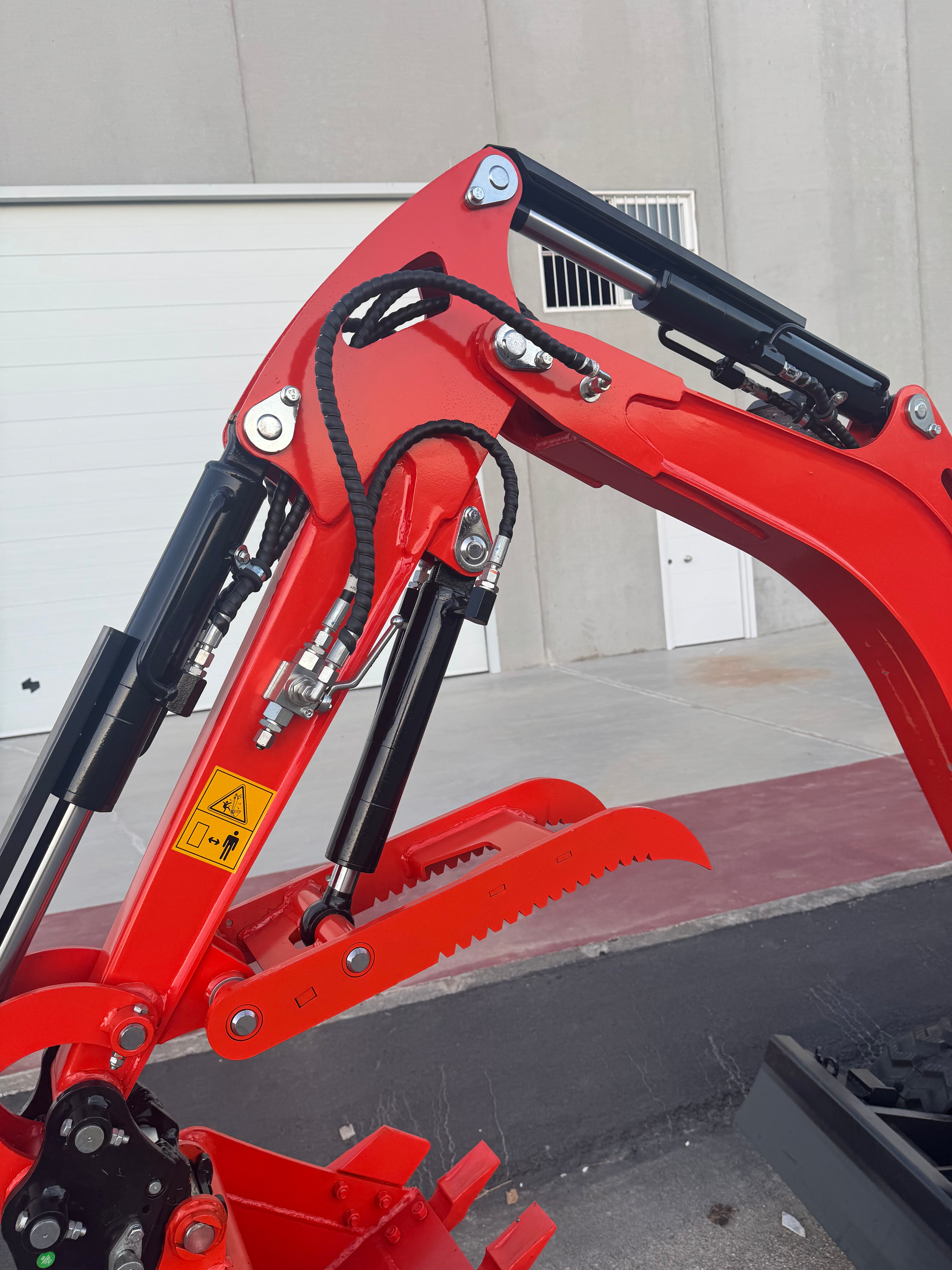 Excavadora Giratoria 1800Kg Motor Kubota 3 Cilindros