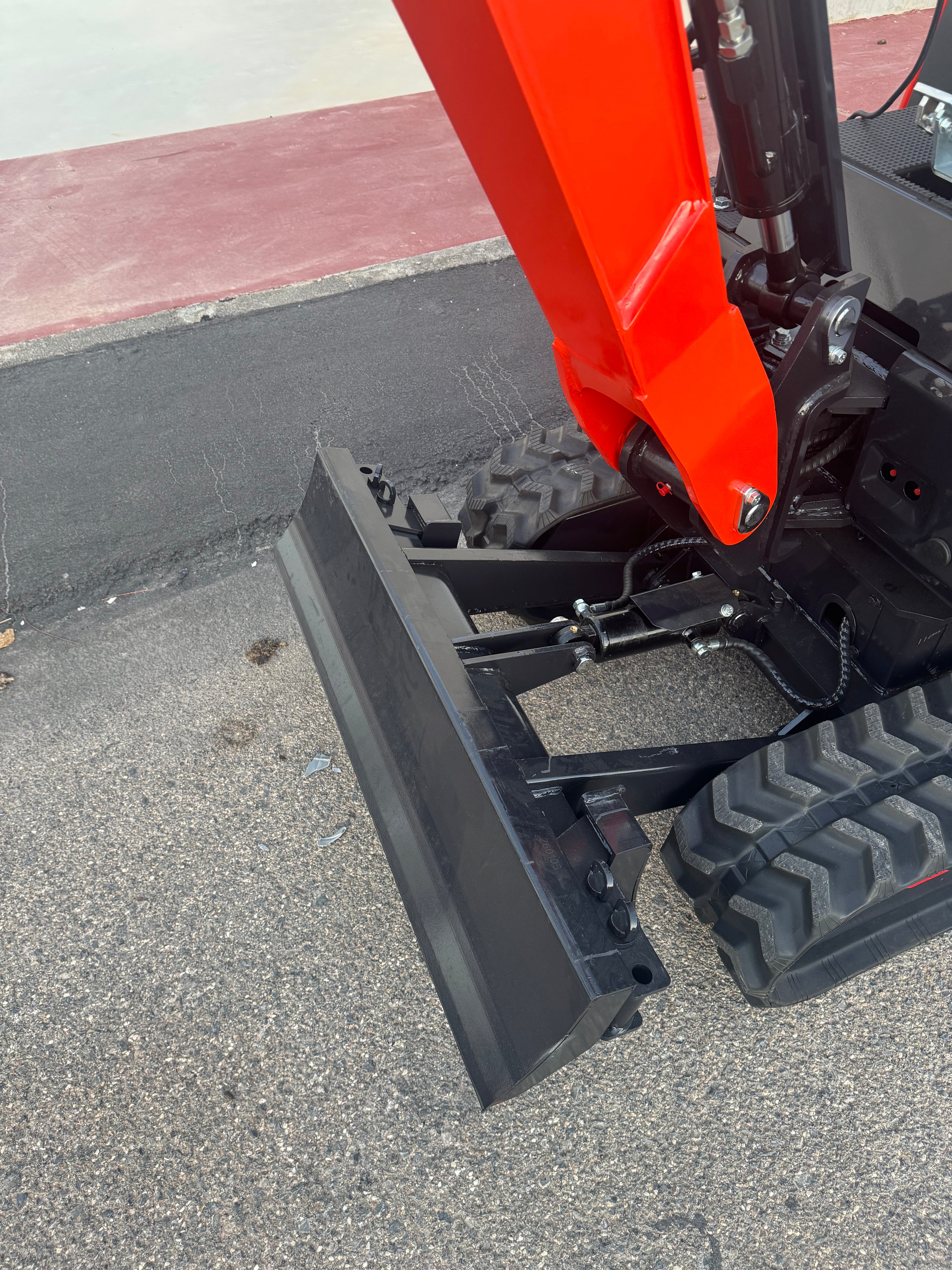 Excavadora Giratoria 1800Kg Motor Kubota 3 Cilindros
