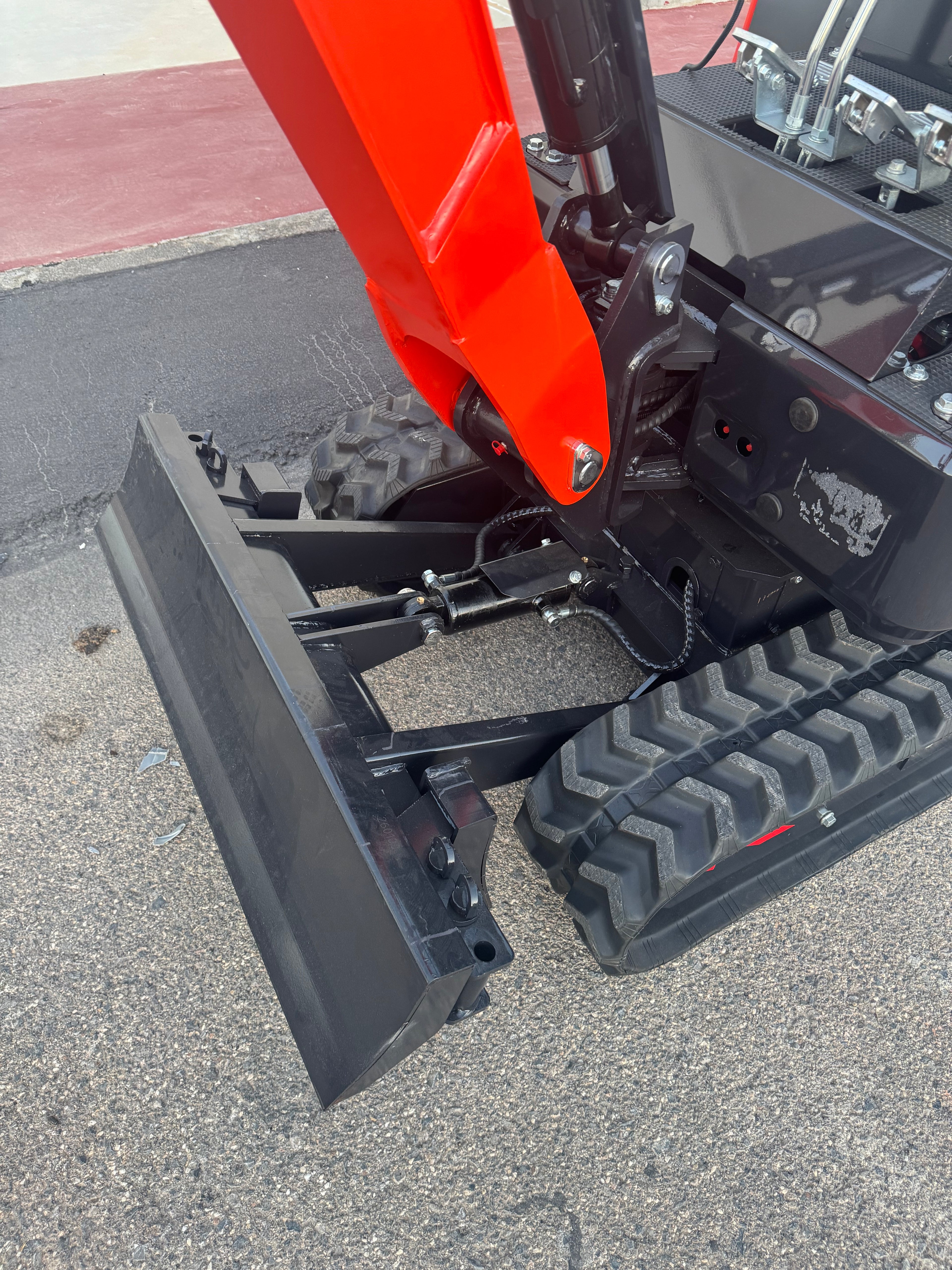 Excavadora Giratoria 1800Kg Motor Kubota 3 Cilindros
