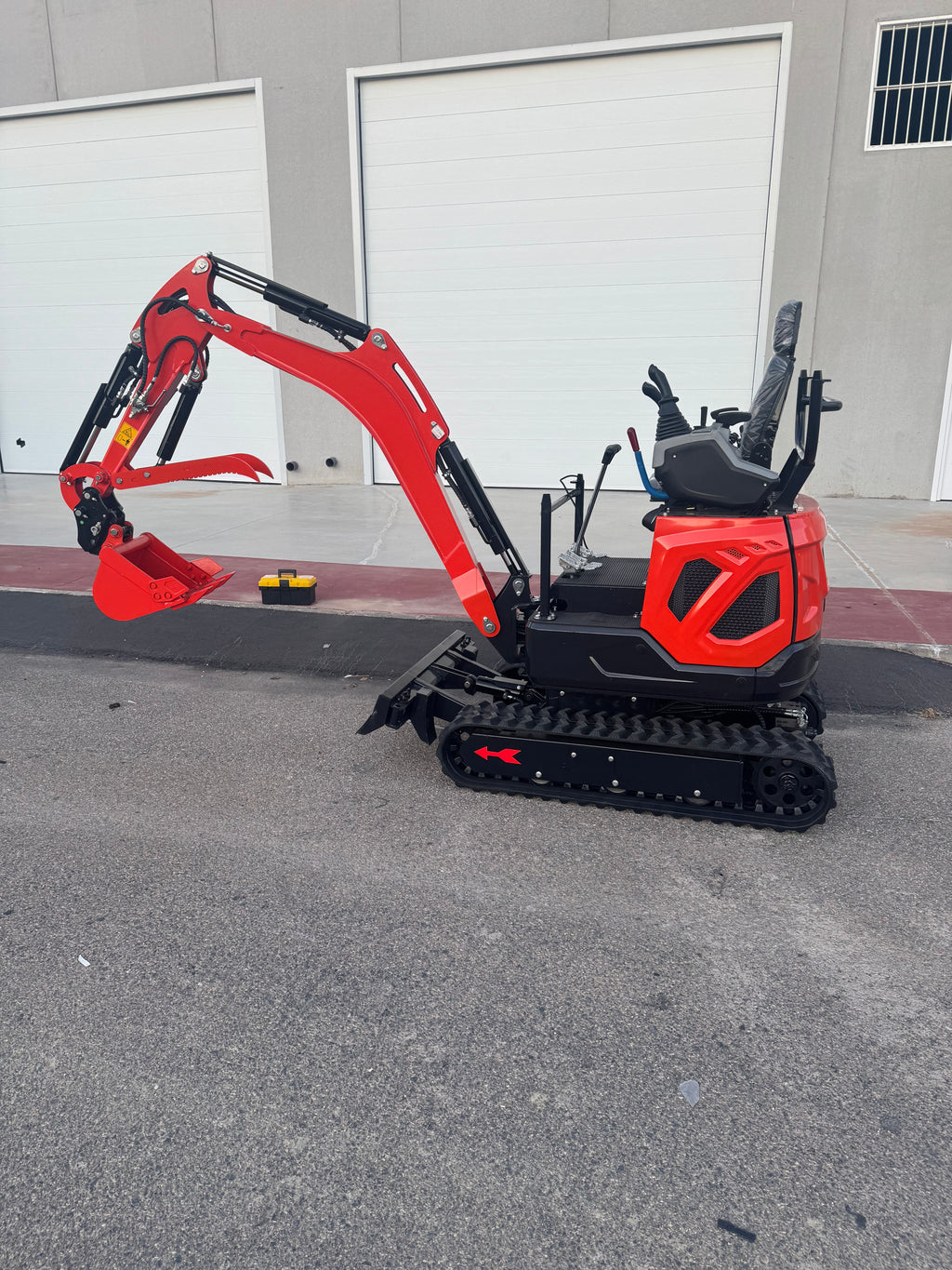 Excavadora Giratoria 1800Kg Motor Kubota 3 Cilindros