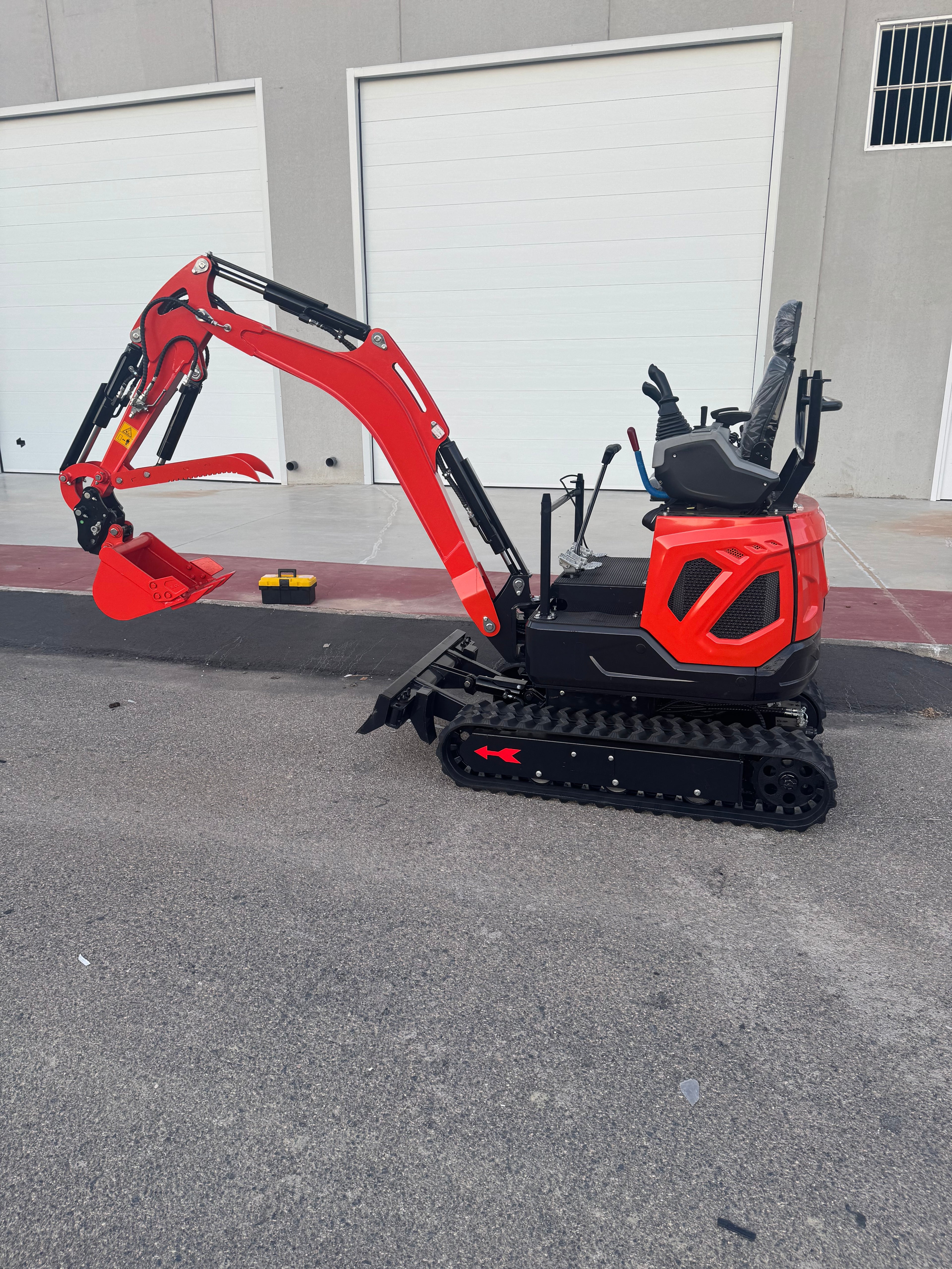 Excavadora Giratoria 1800Kg Motor Kubota 3 Cilindros