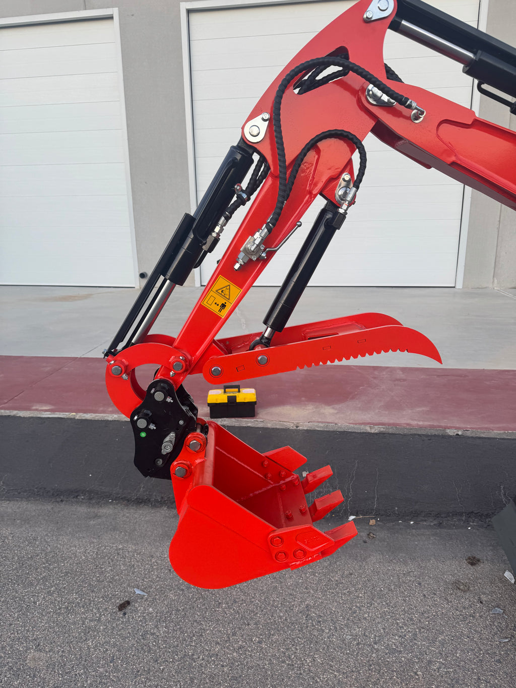 Excavadora Giratoria 1800Kg Motor Kubota 3 Cilindros