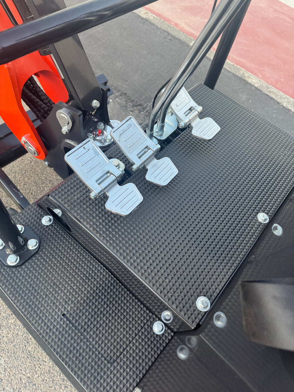 Excavadora Giratoria 1800Kg Motor Kubota 3 Cilindros