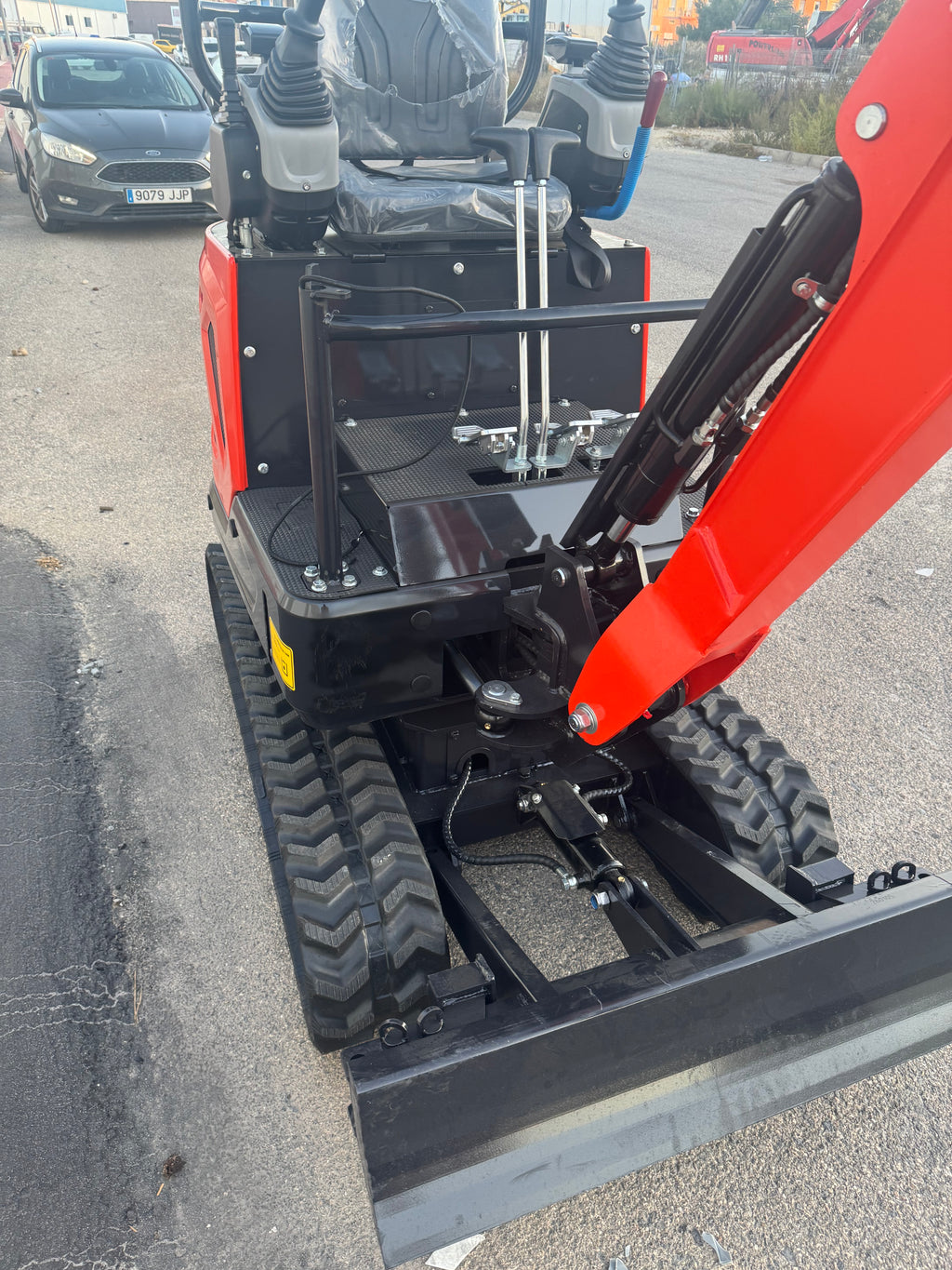 Excavadora Giratoria 1800Kg Motor Kubota 3 Cilindros