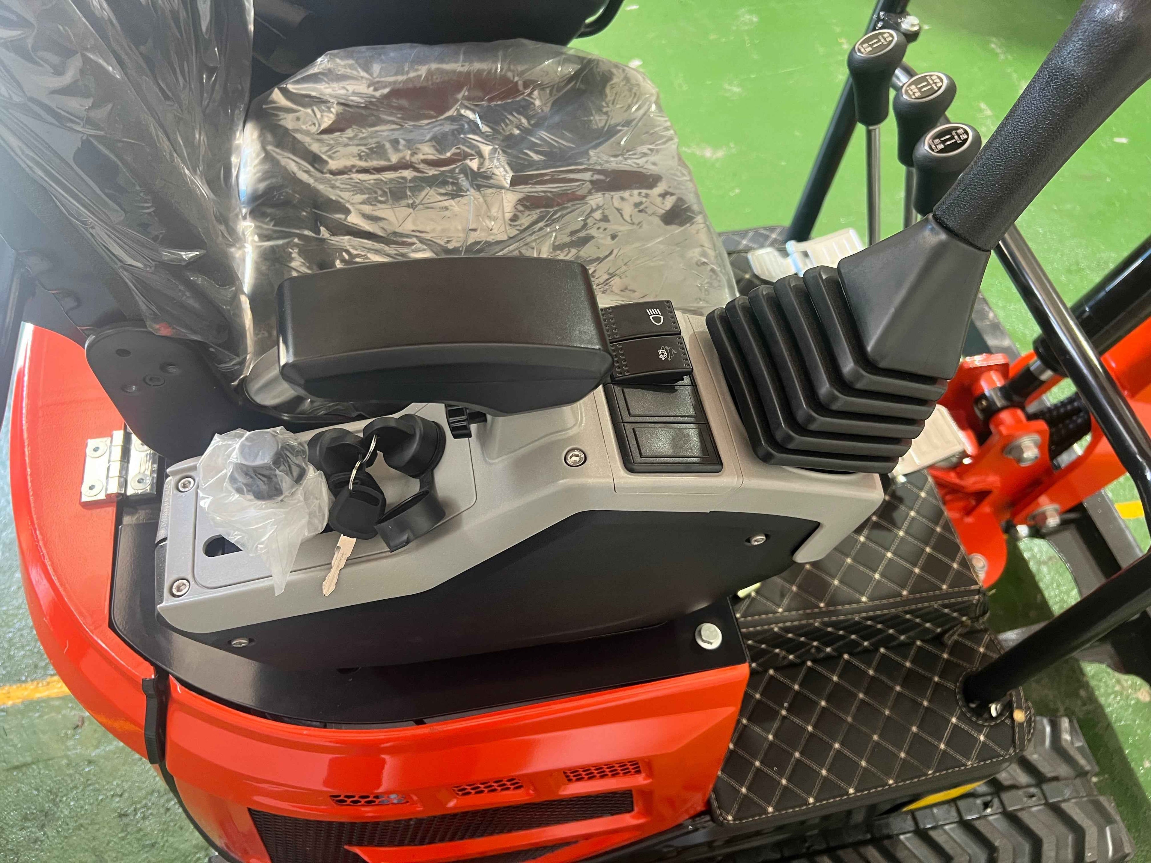 Excavadora Kubota 1800Kg Motor Kubota 3 Cilindros D722 Giratoria