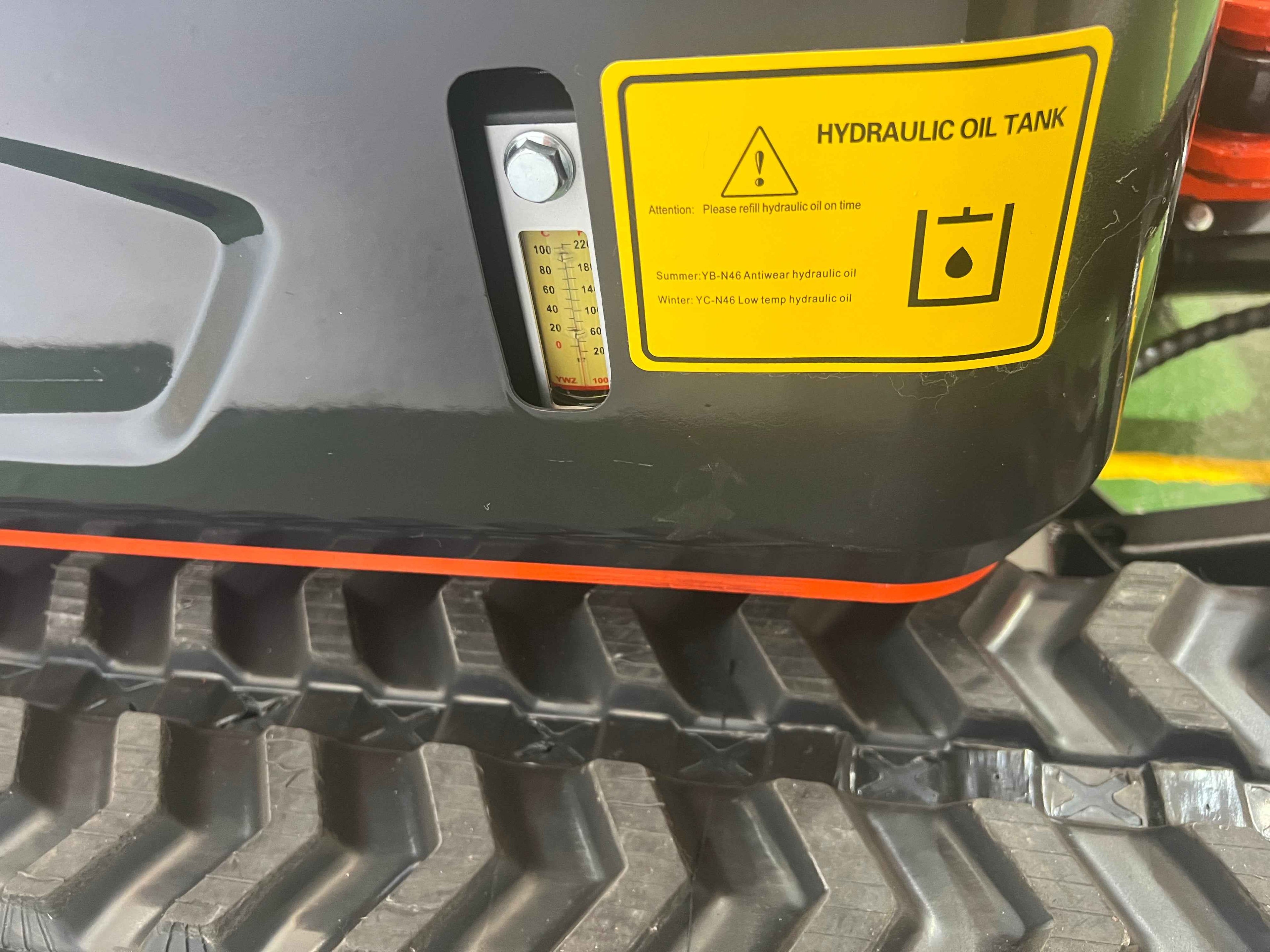 Excavadora Giratoria 1800Kg Motor Kubota 3 Cilindros
