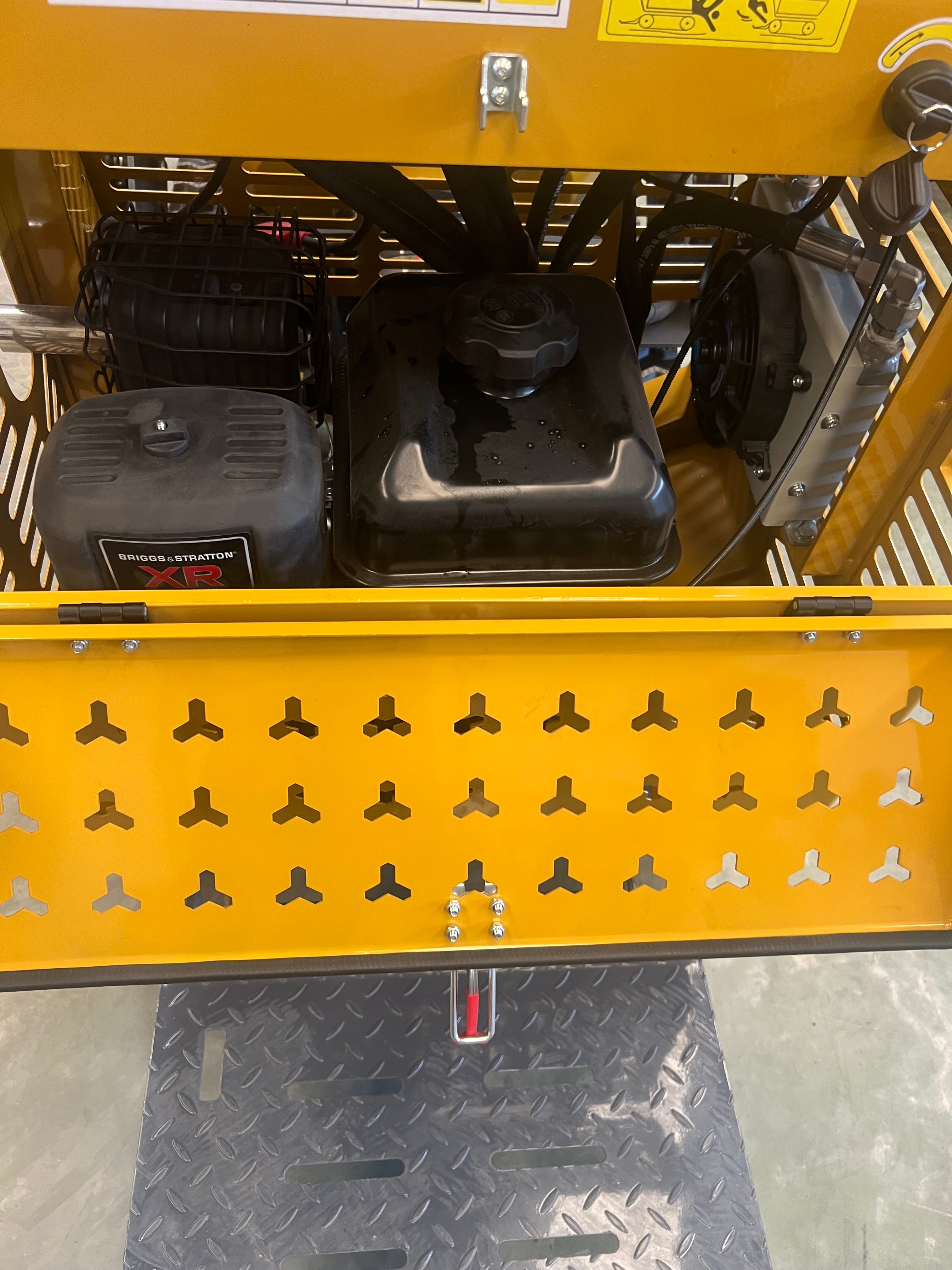 Dumper Hormigonera de orugas 200L autocargable