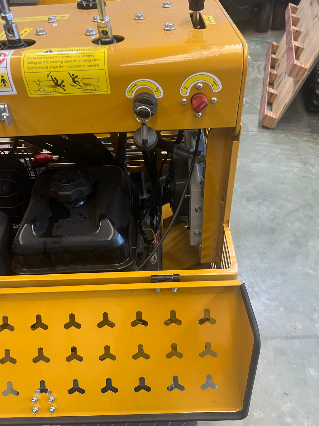 Dumper Hormigonera de orugas 200L autocargable