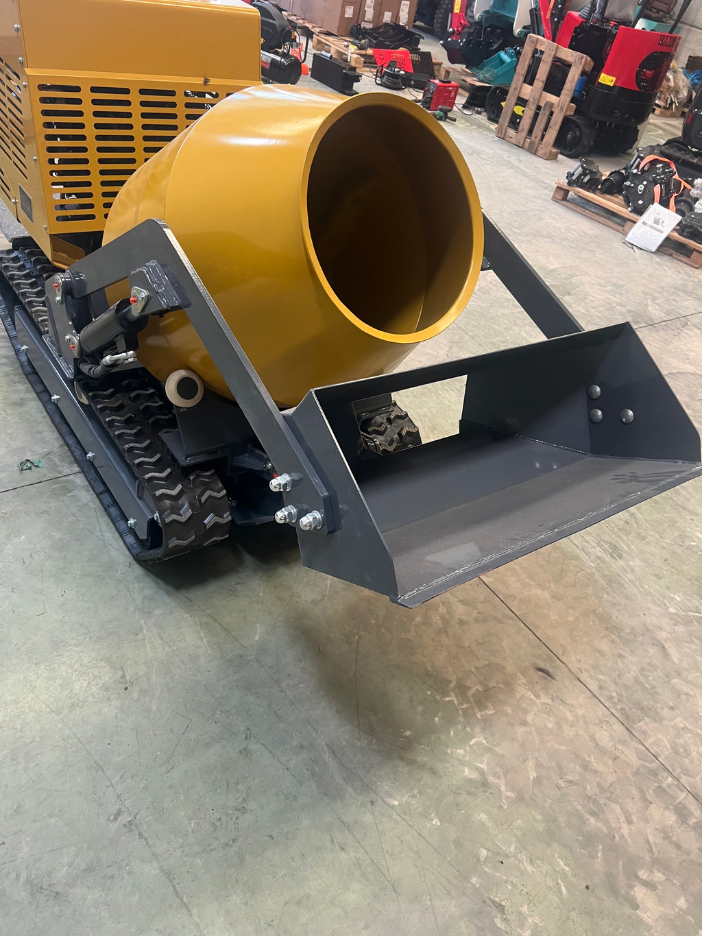 Dumper Hormigonera de orugas 200L autocargable