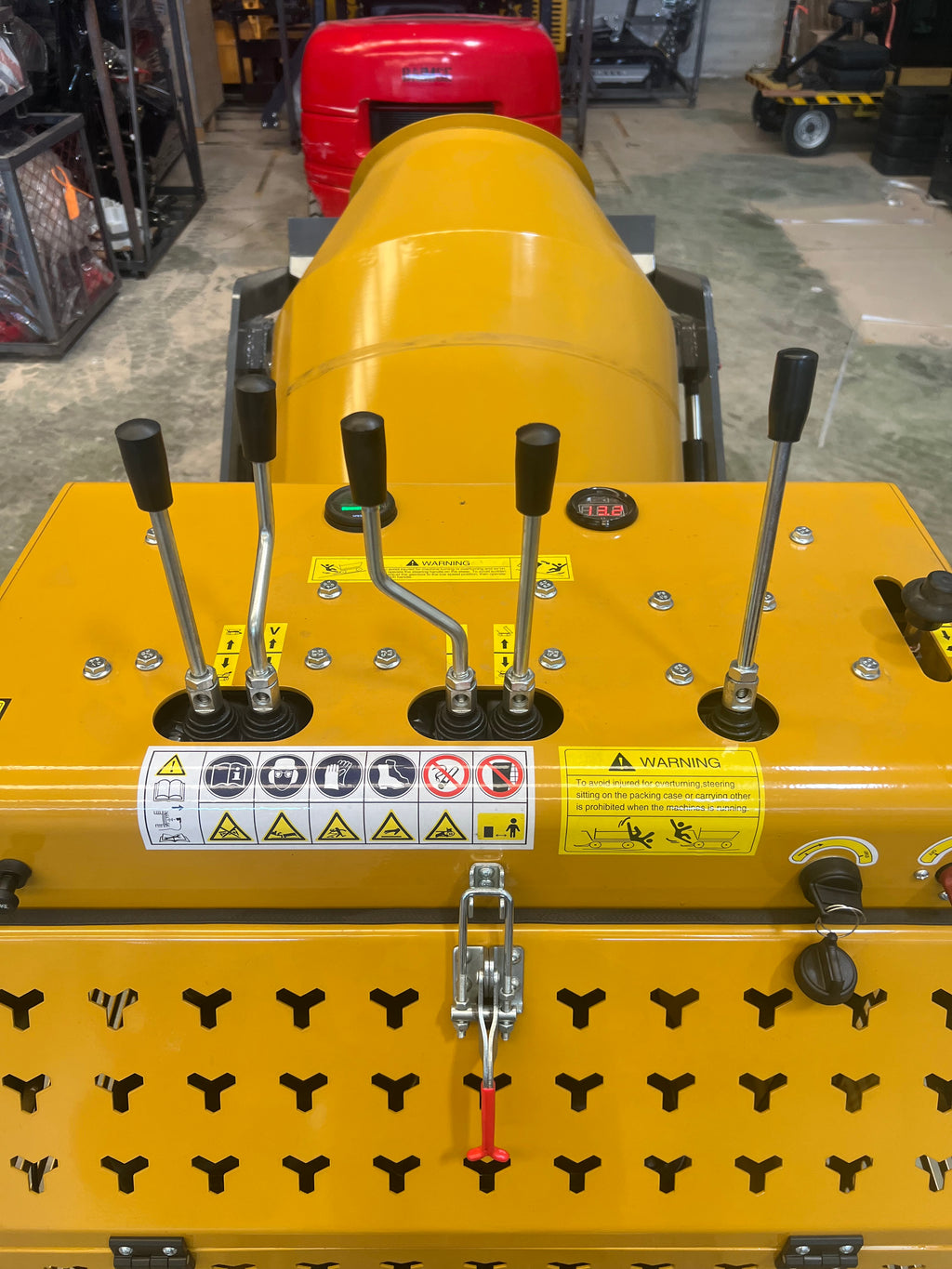 Dumper Hormigonera de orugas 200L autocargable
