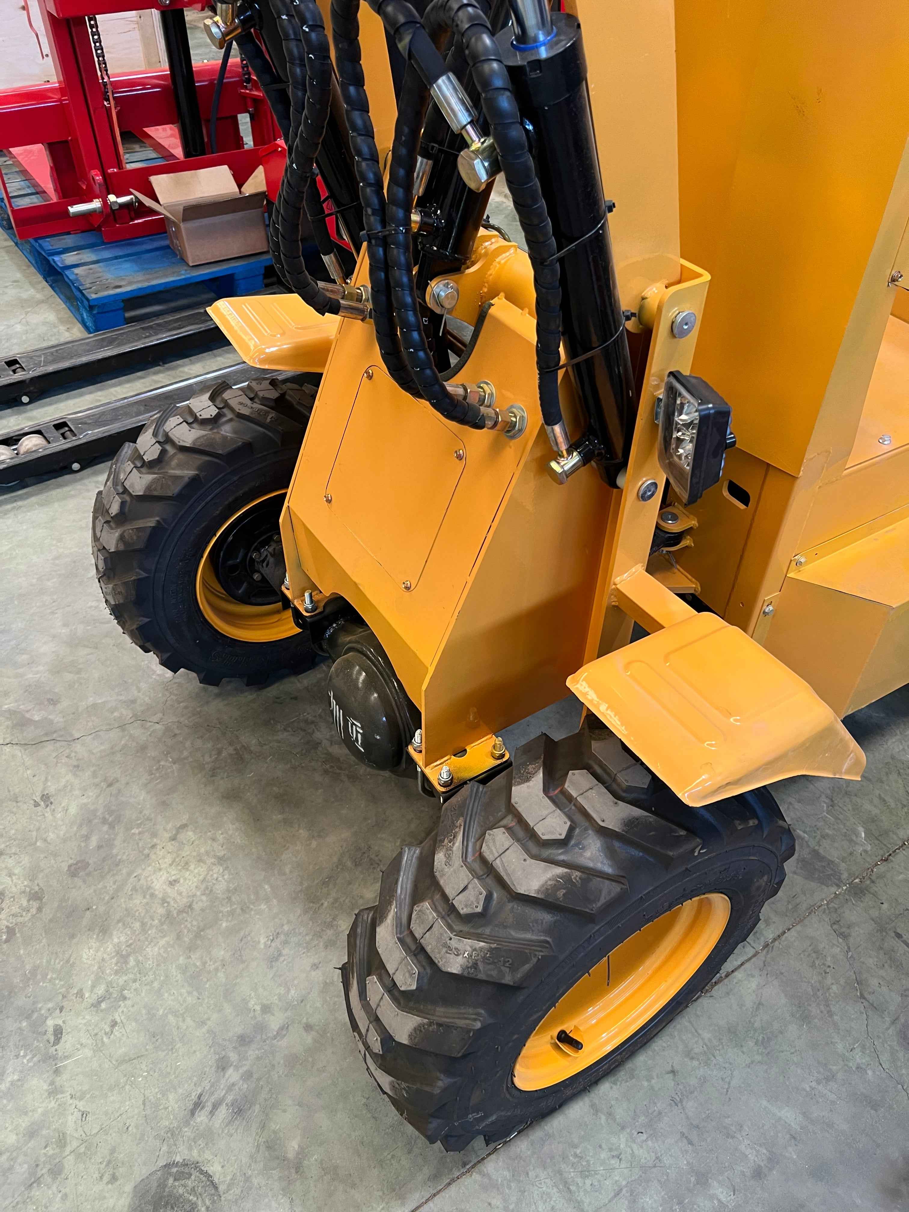 Mini Cargadora Diesel Articulada 4x4 de Ruedas 750kg