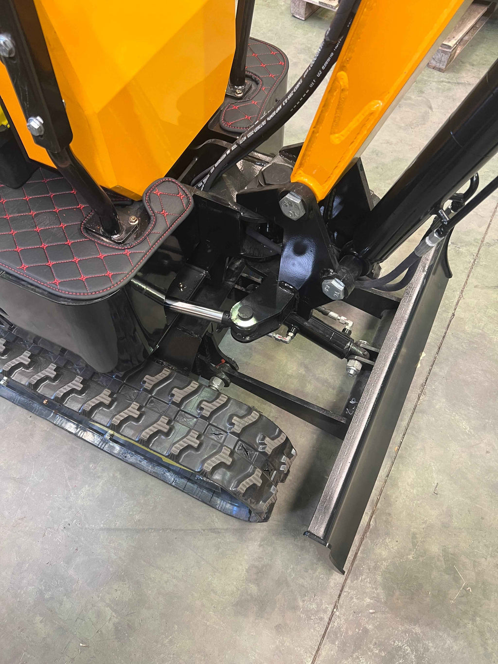 Mini Excavadoras España de 1 Tonelada  Giratoria  JPC Motor Koop de 1 Cilindro Con Enfriador de Aceite