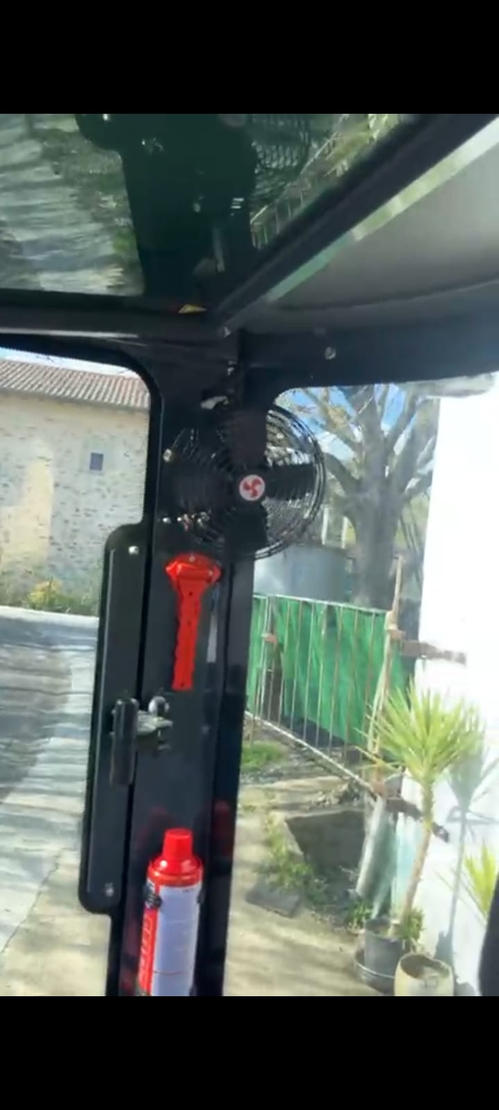 Excavadora Rippa R15 Kubota D722 Cabinada, Orugas Ext, 2 Veloc, Enganche Hidraulico