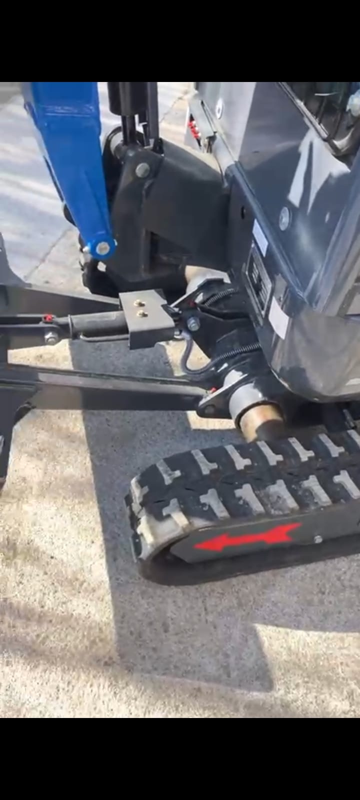 Excavadora Rippa R15 Kubota D722 Cabinada, Orugas Ext, 2 Veloc, Enganche Hidraulico