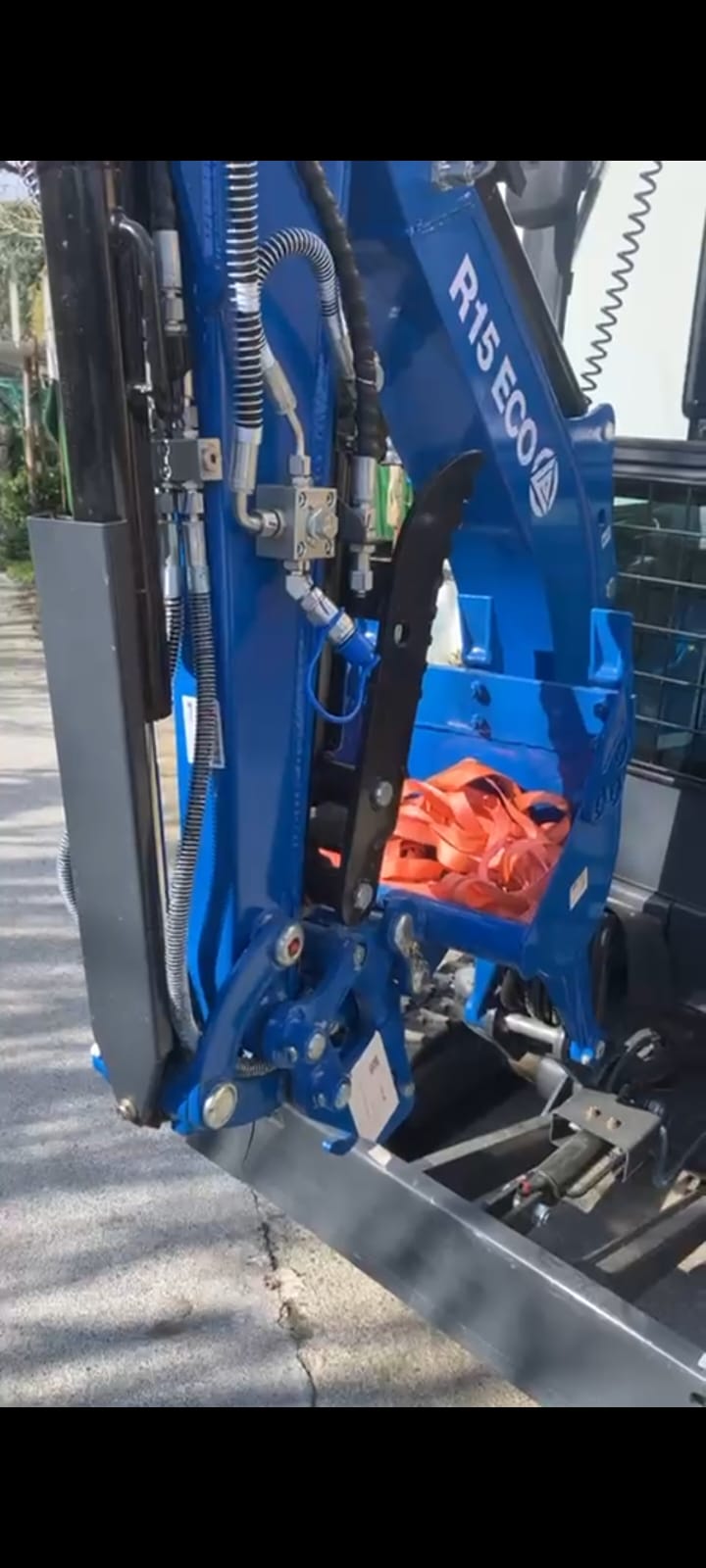 Excavadora Rippa R15 Kubota D722 Cabinada, Orugas Ext, 2 Veloc, Enganche Hidraulico