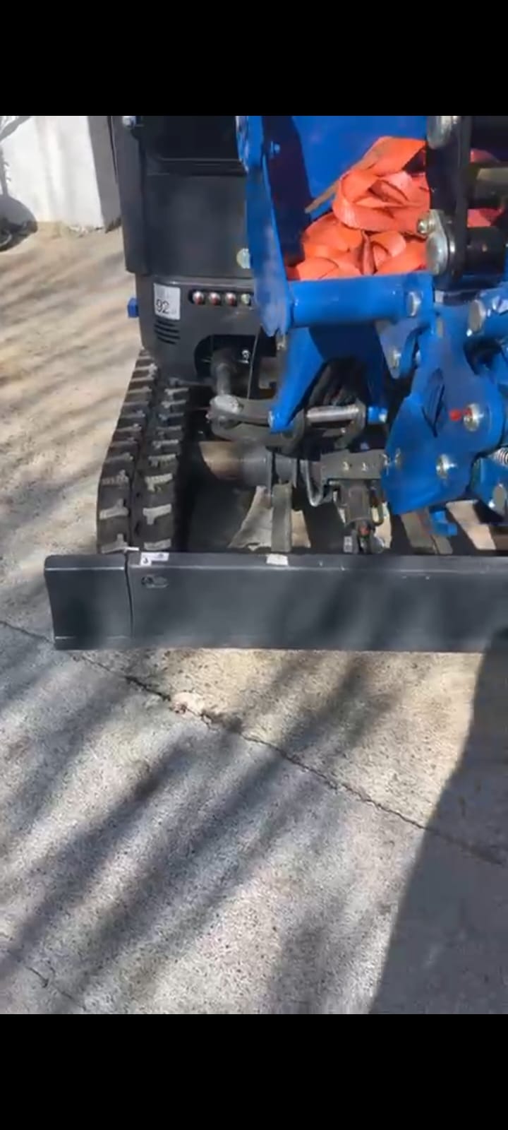 Excavadora Rippa R15 Kubota D722 Cabinada, Orugas Ext, 2 Veloc, Enganche Hidraulico